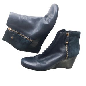 Isaac Mizrahi blue booties leather & suede + zips